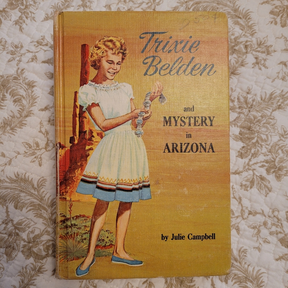 Trixie Belden / Mystery in Arizona / Vintage Girls' book / 1958